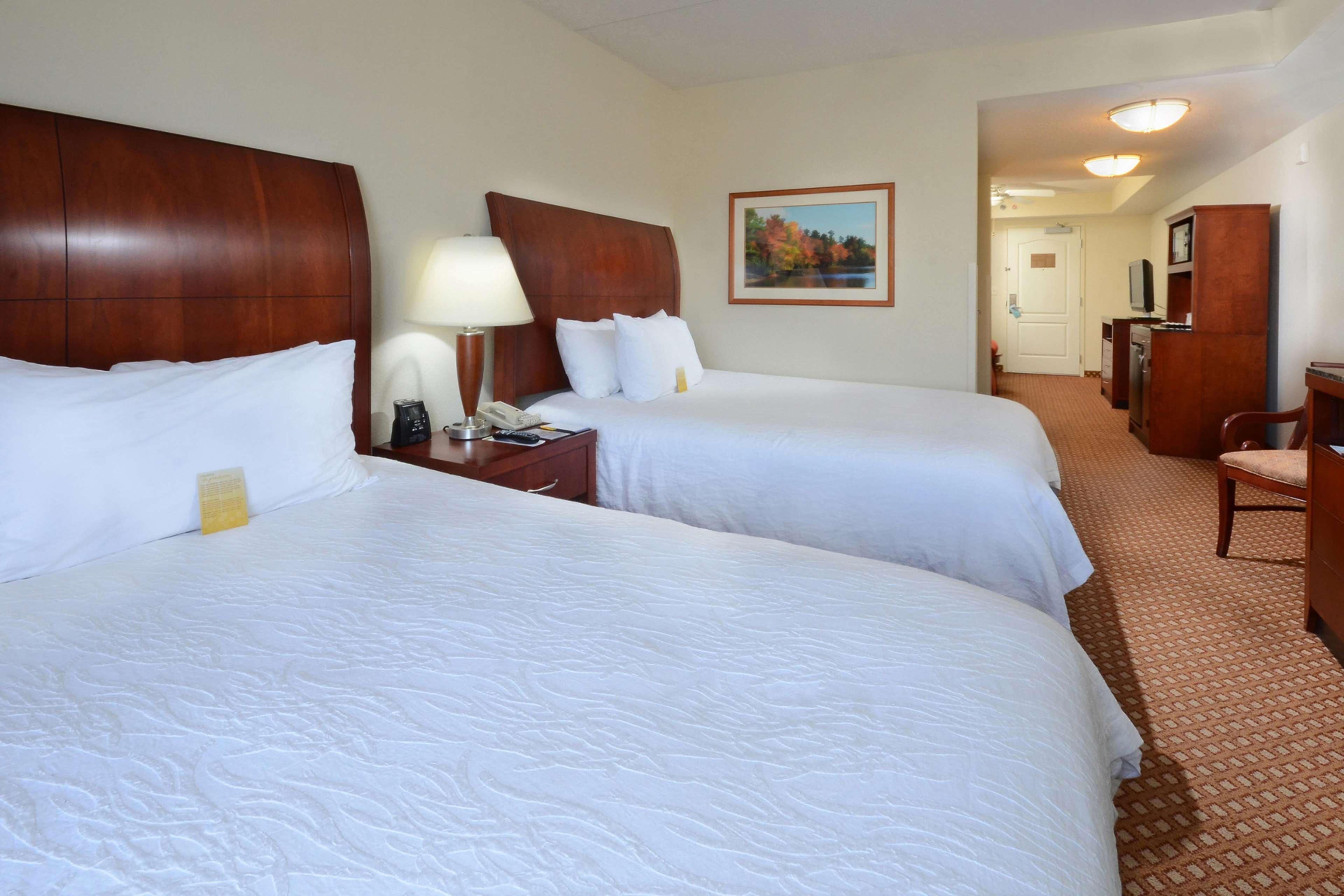 Hilton Garden Inn Greensboro Exterior photo