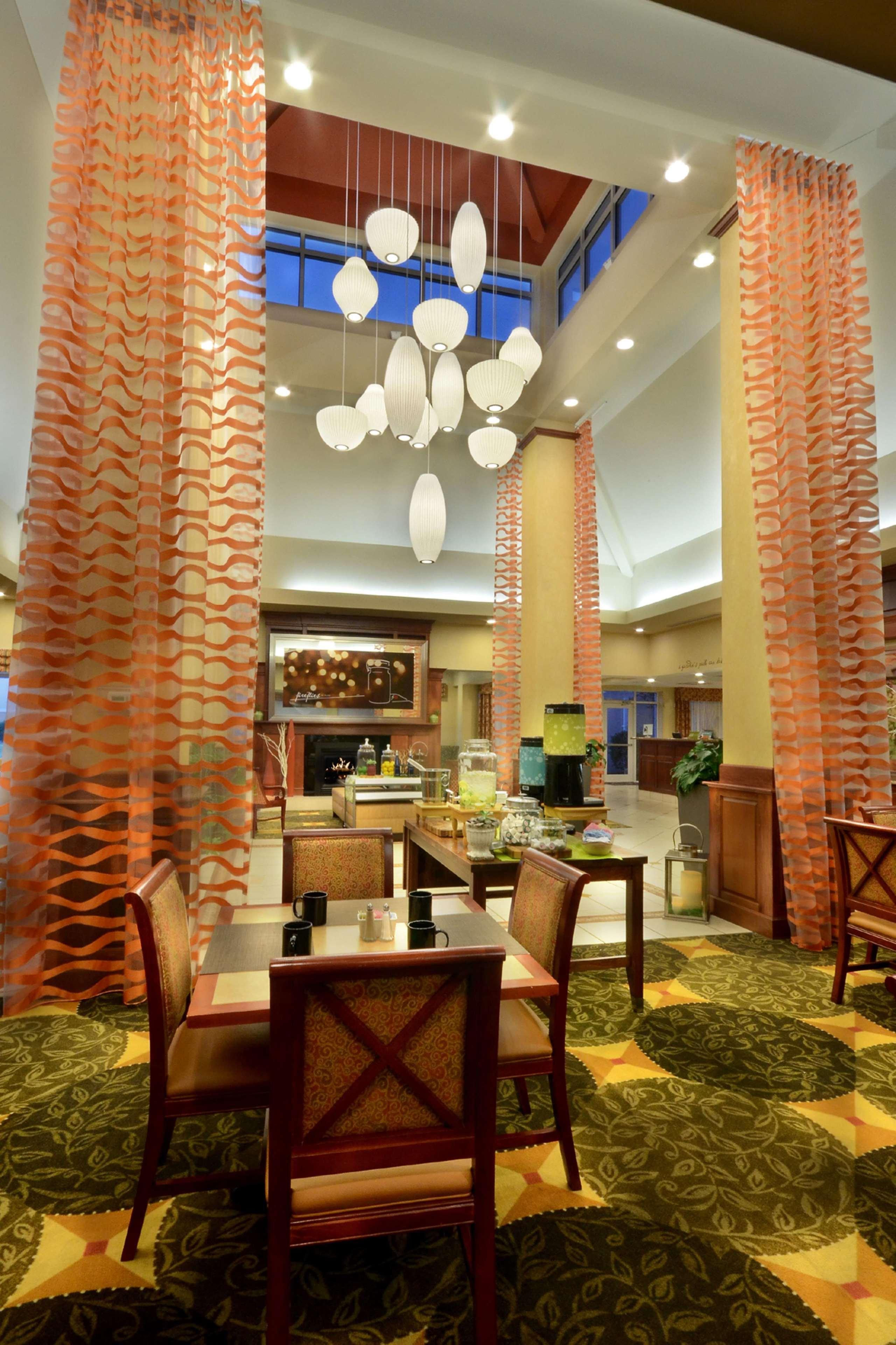 Hilton Garden Inn Greensboro Exterior photo