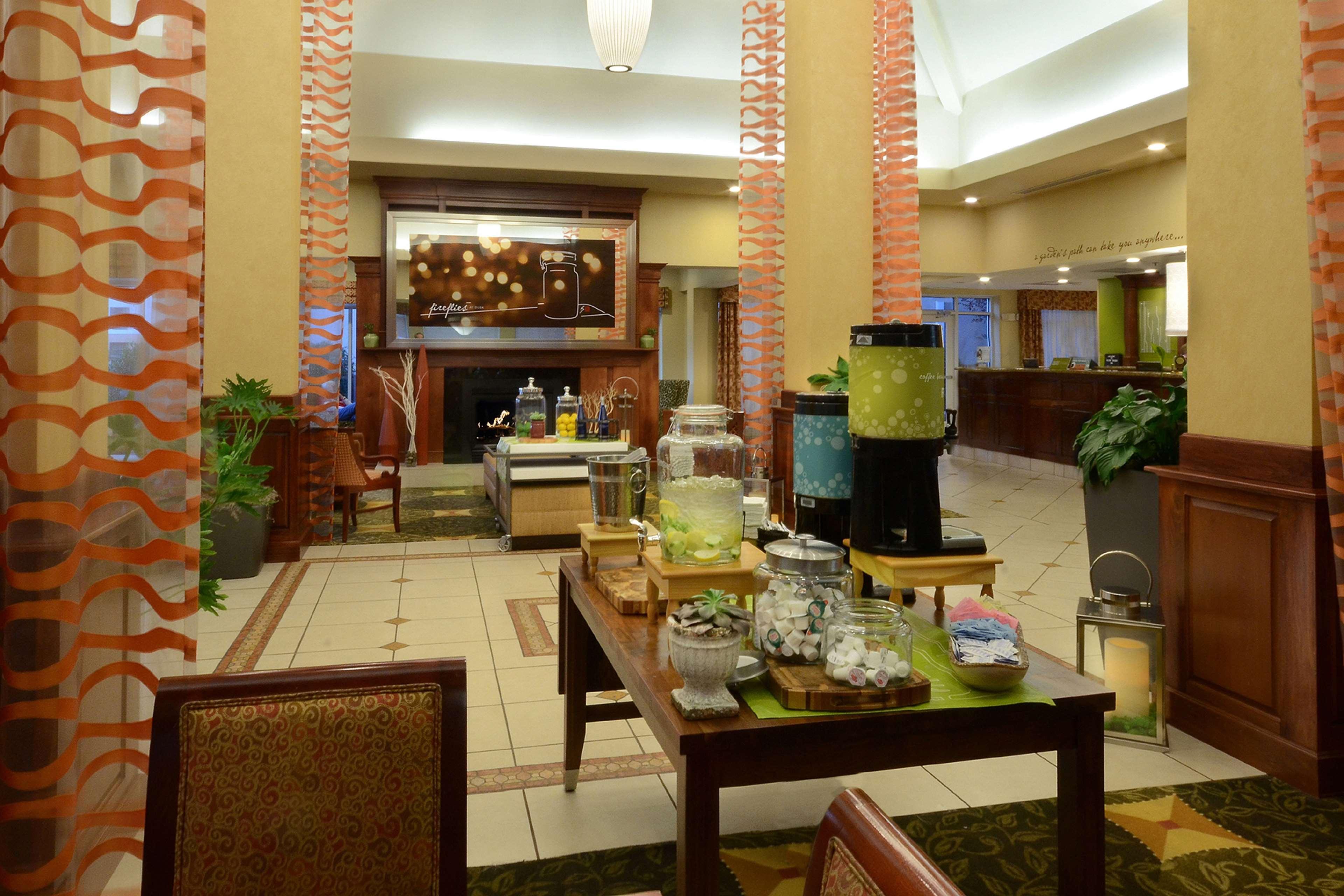 Hilton Garden Inn Greensboro Exterior photo