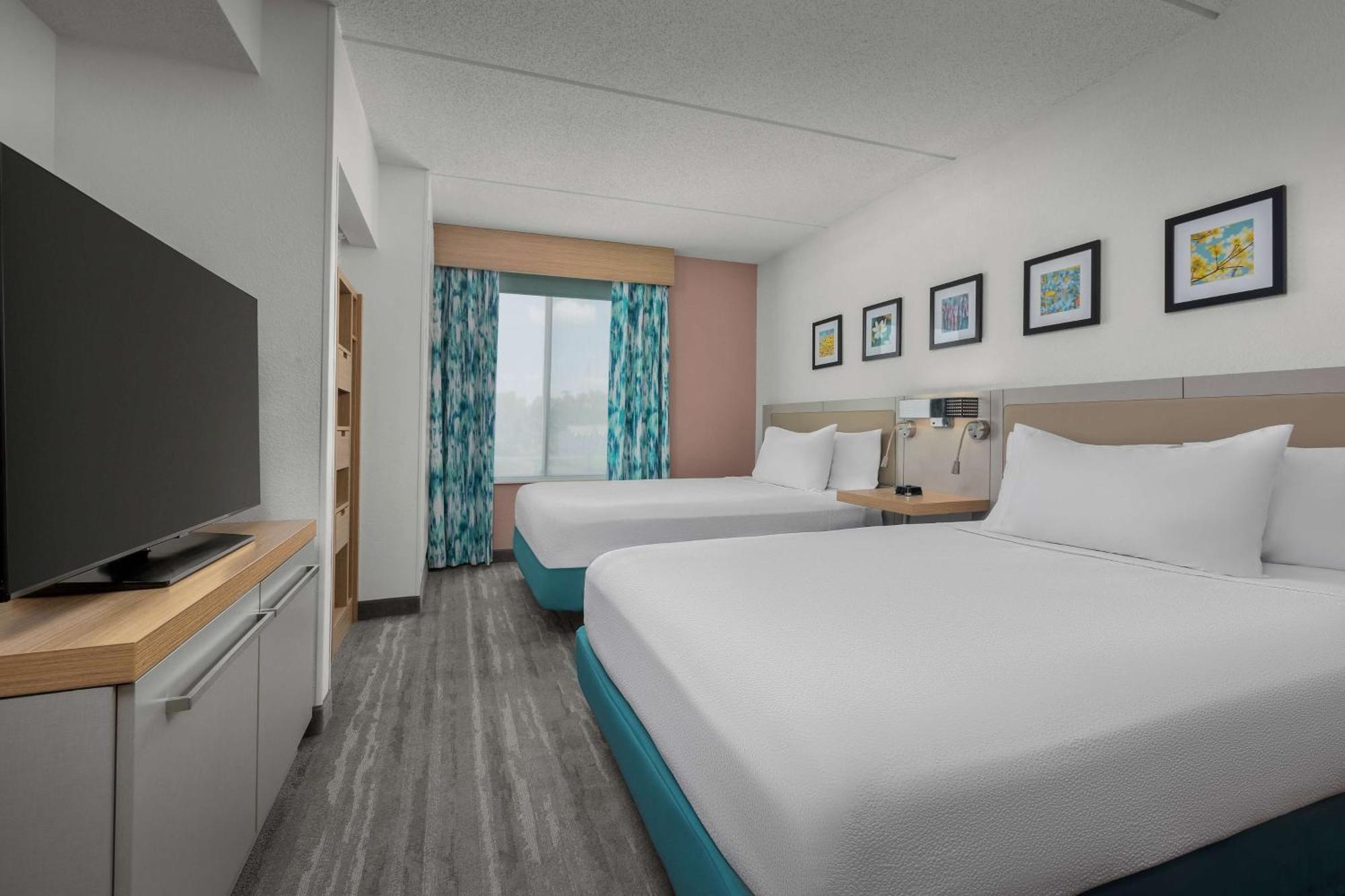 Hilton Garden Inn Greensboro Exterior photo