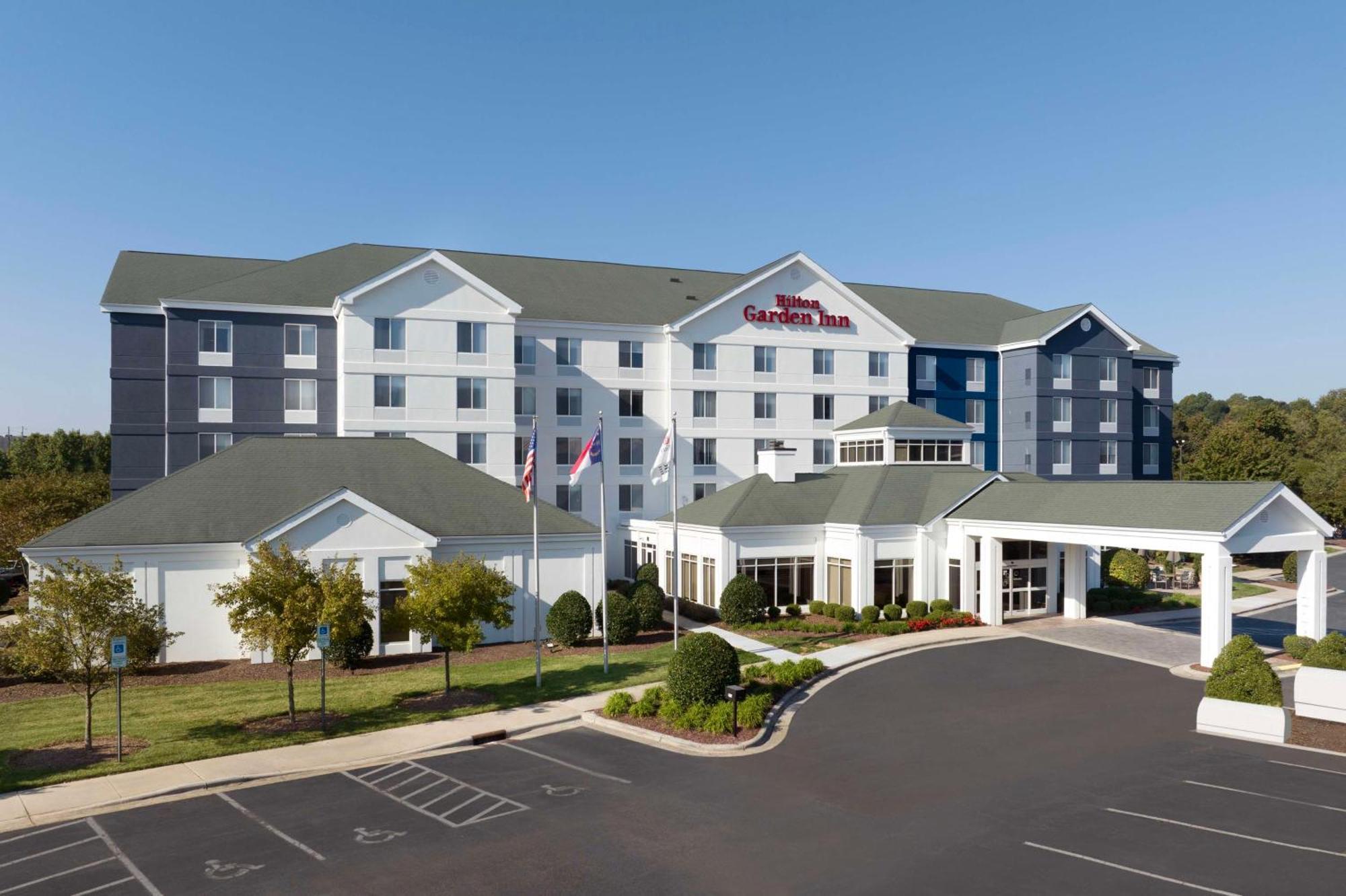 Hilton Garden Inn Greensboro Exterior photo