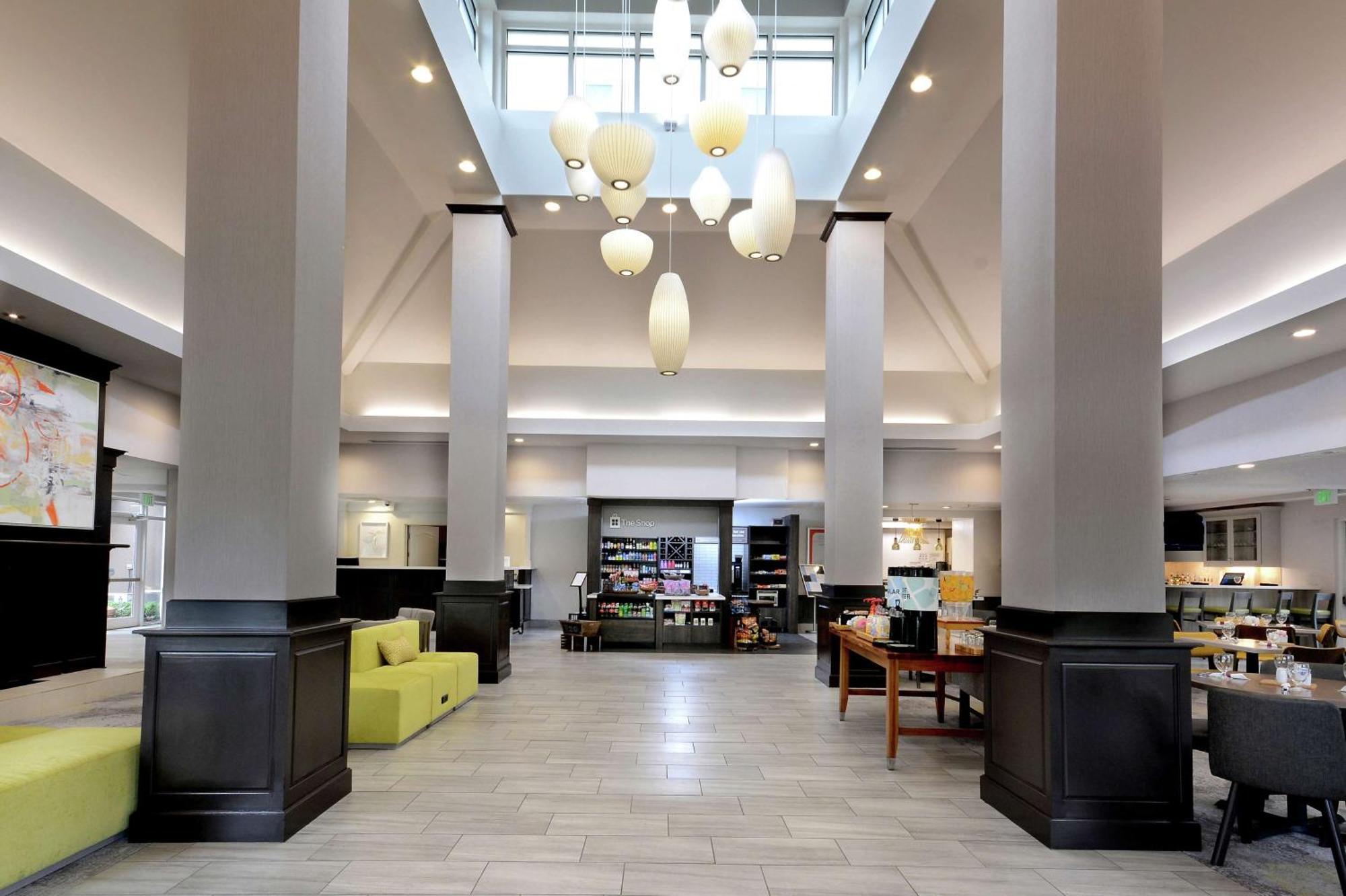 Hilton Garden Inn Greensboro Exterior photo