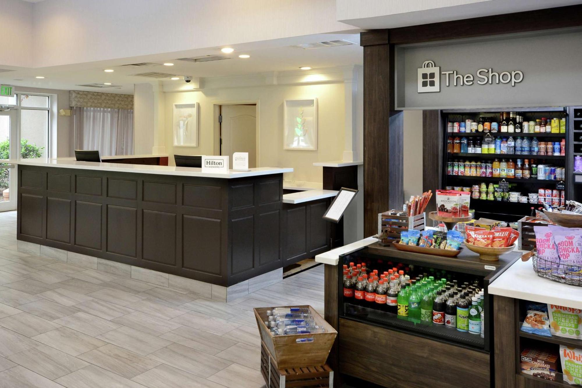 Hilton Garden Inn Greensboro Exterior photo