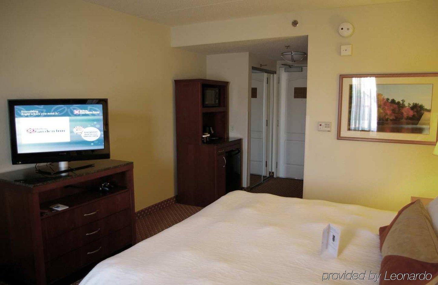 Hilton Garden Inn Greensboro Room photo